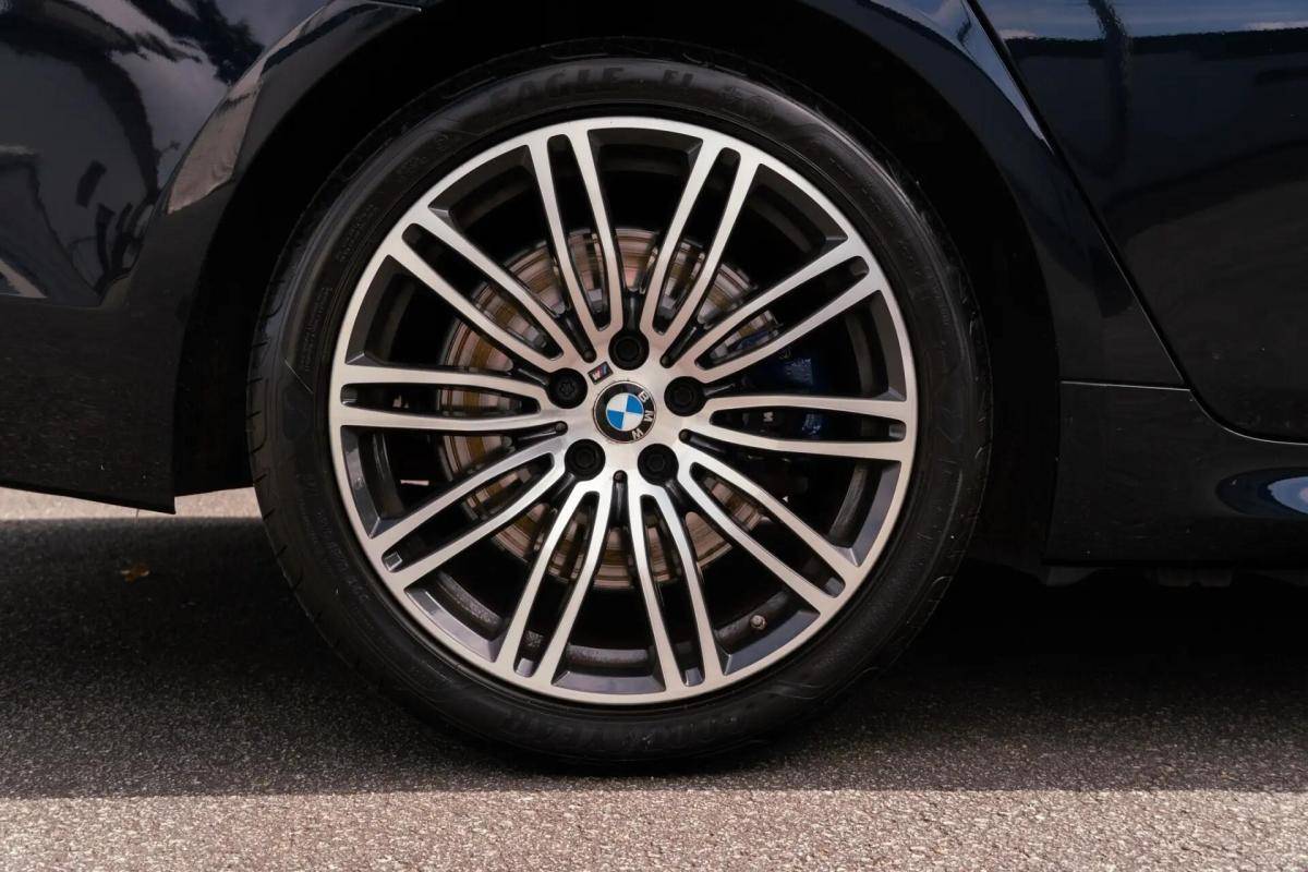 bmw-serie-5-530e-iperformance-sedan-2019-hibrido-a-gasolina-1998cc