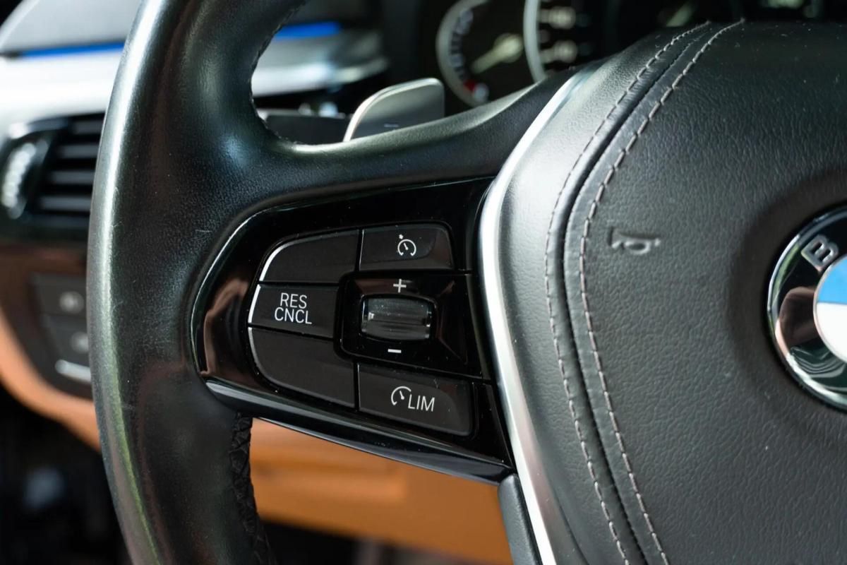bmw-serie-5-530e-iperformance-sedan-2019-hibrido-a-gasolina-1998cc
