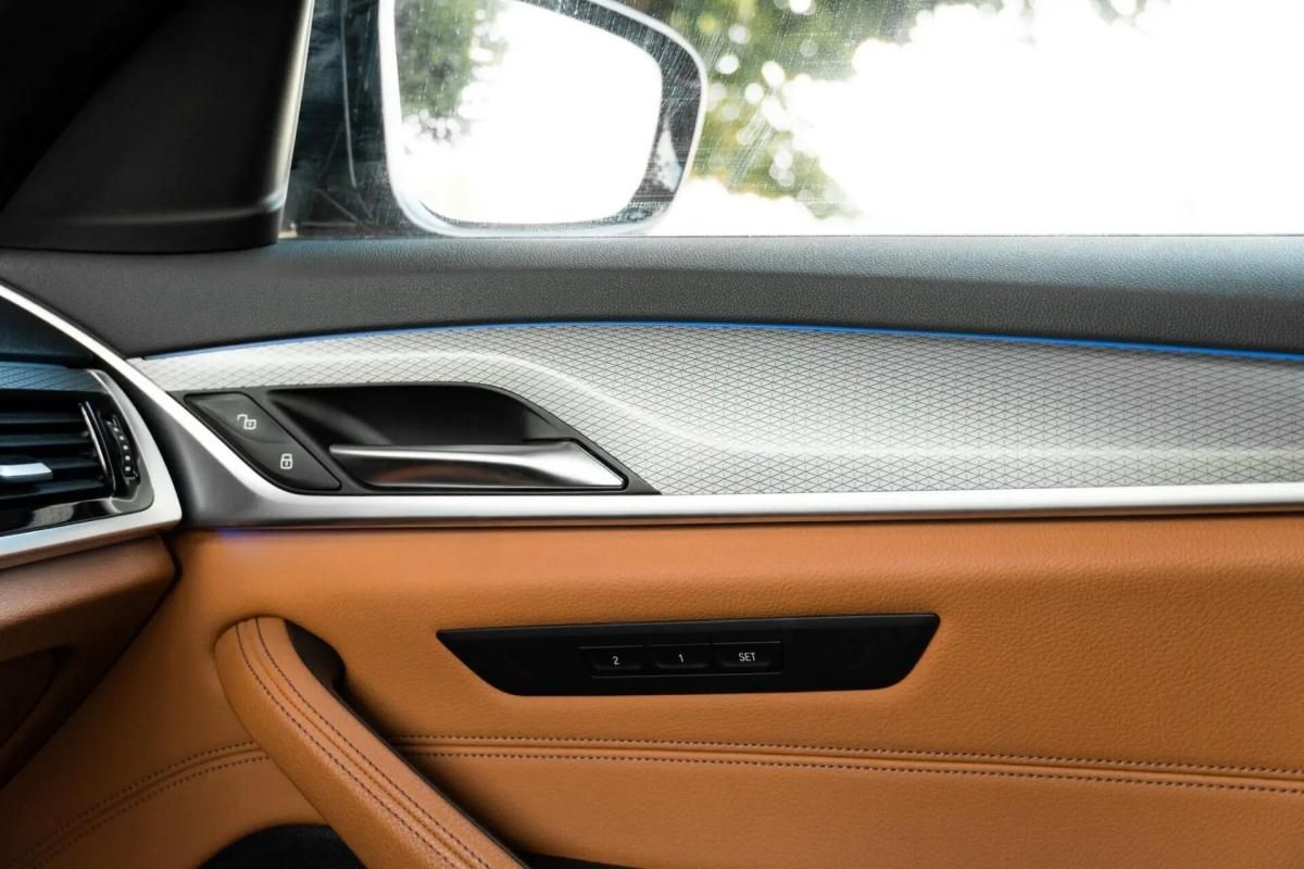bmw-serie-5-530e-iperformance-sedan-2019-hibrido-a-gasolina-1998cc