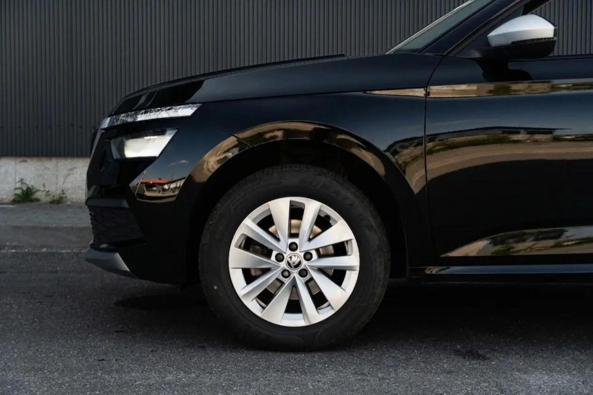 skoda-kamiq-2023-gasolina-999cc