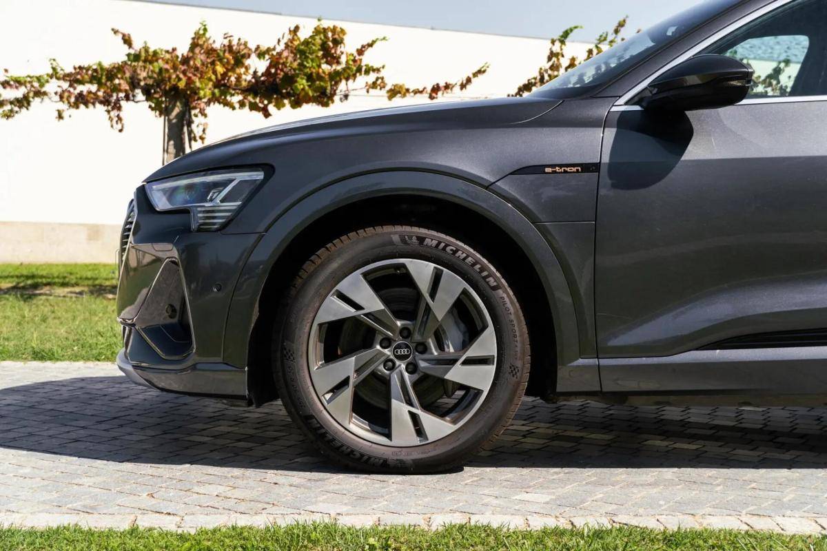 audi-e-tron-2021-eletrico-0cc