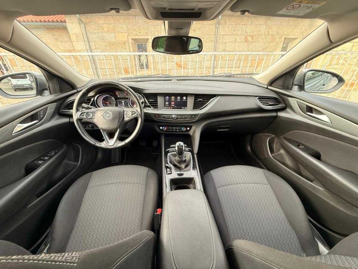 opel-insignia-sports-tourer-2019-diesel-1598cc