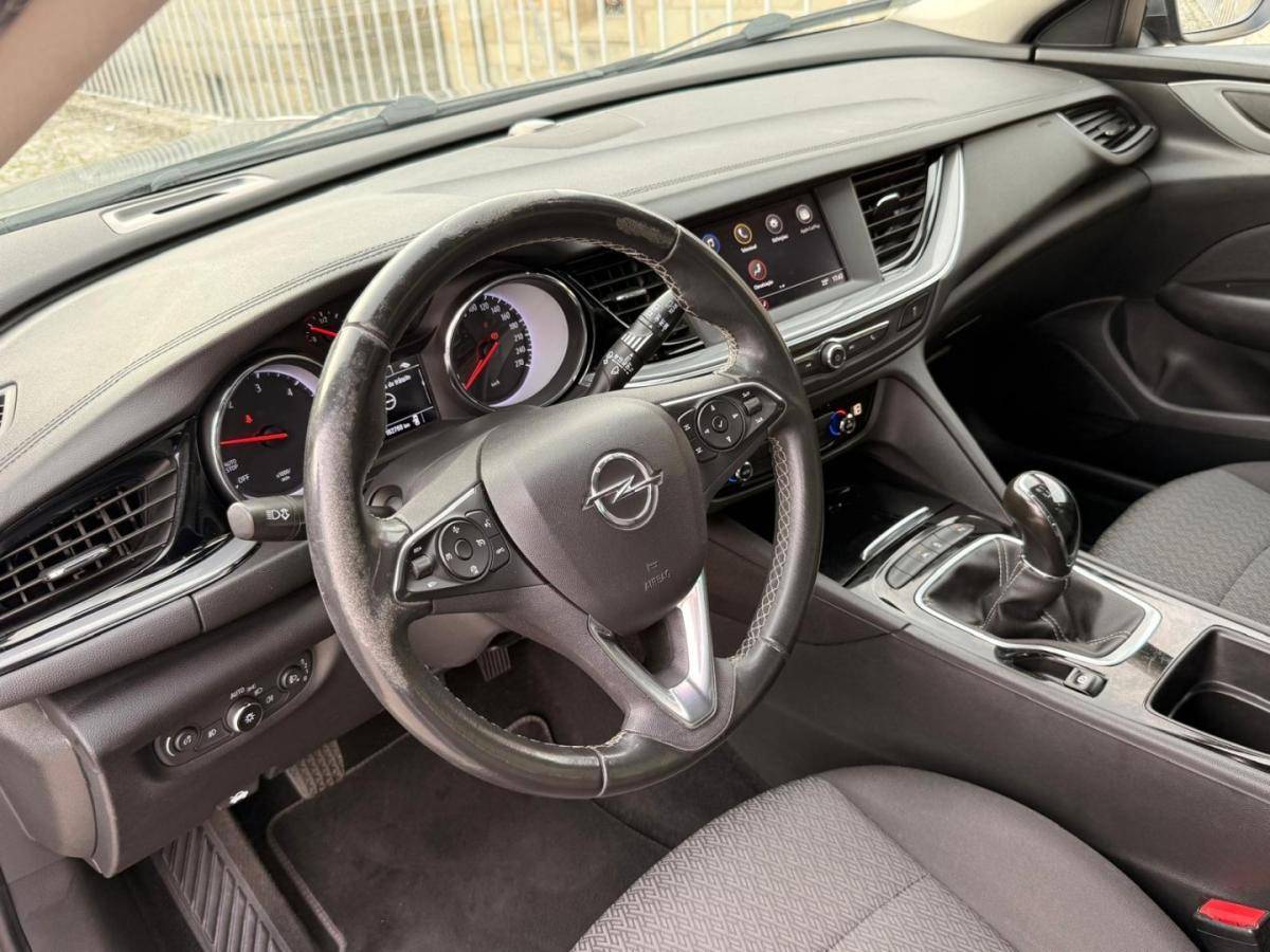 opel-insignia-sports-tourer-2019-diesel-1598cc