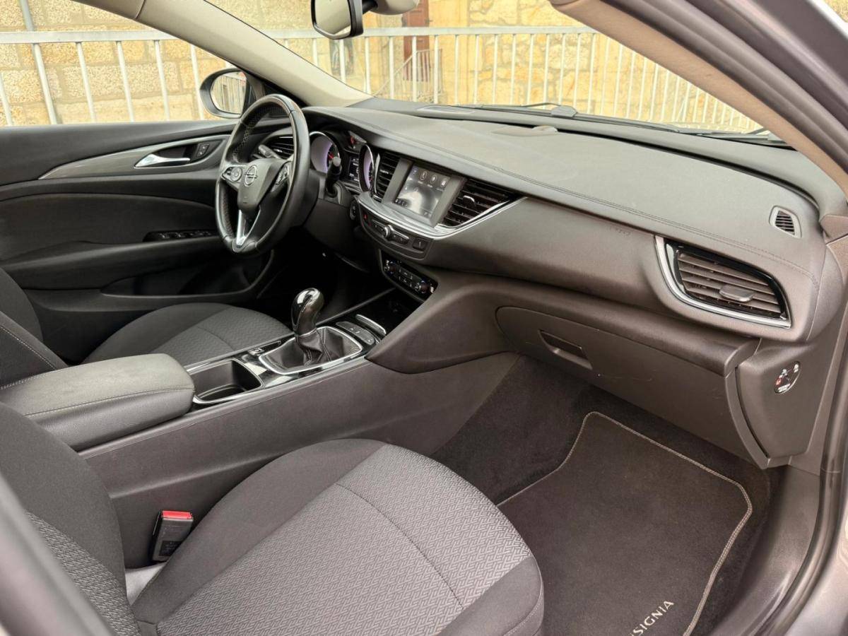 opel-insignia-sports-tourer-2019-diesel-1598cc