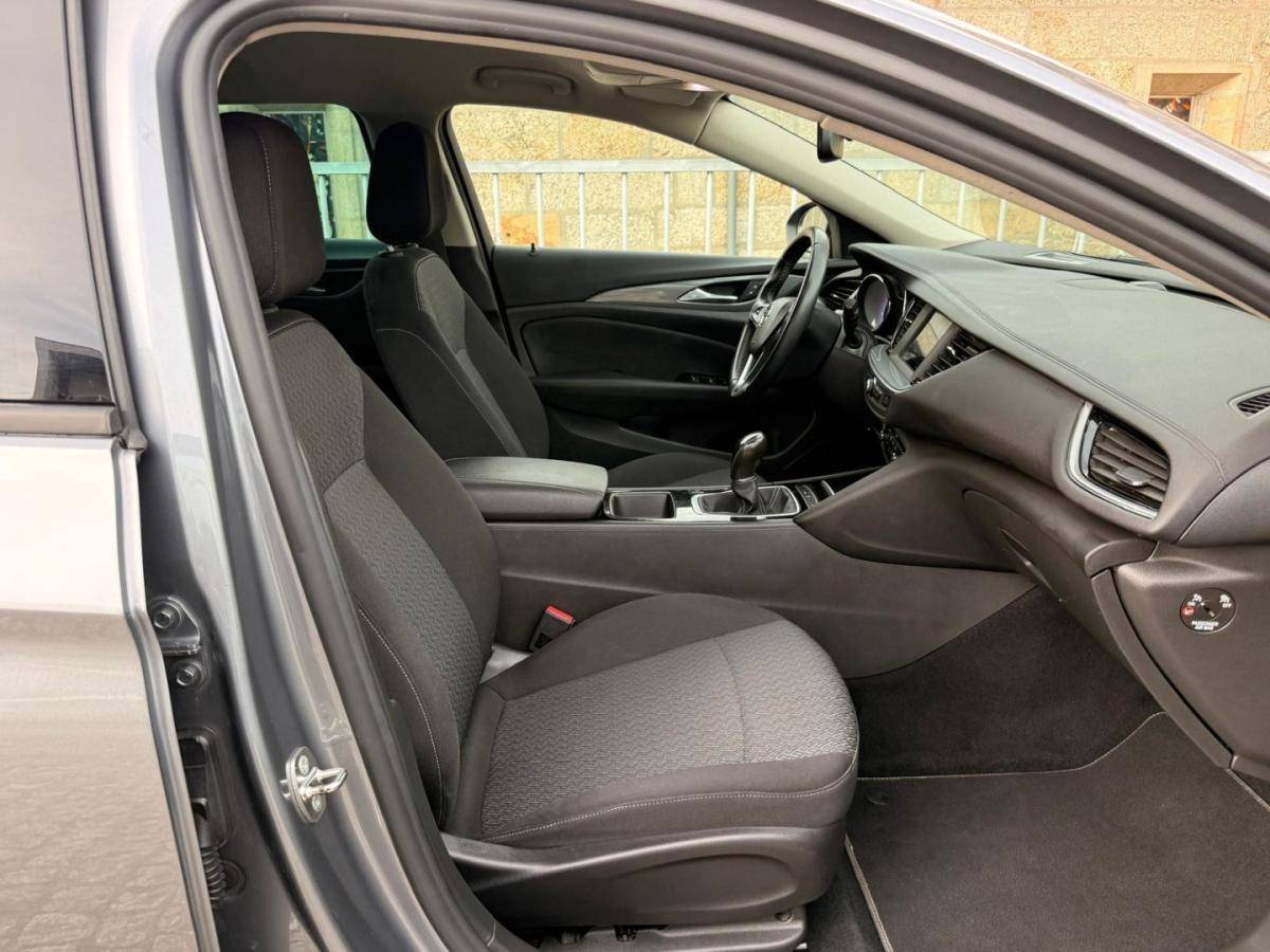 opel-insignia-sports-tourer-2019-diesel-1598cc