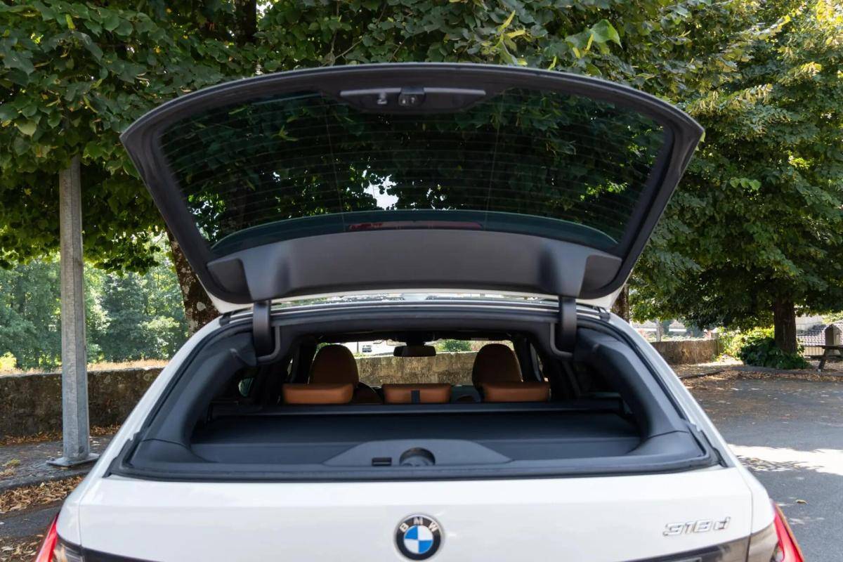 bmw-serie-3-2023-diesel-1995cc