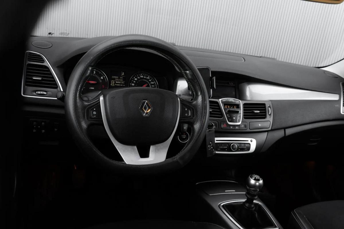 renault-laguna-2015-diesel-1461cc