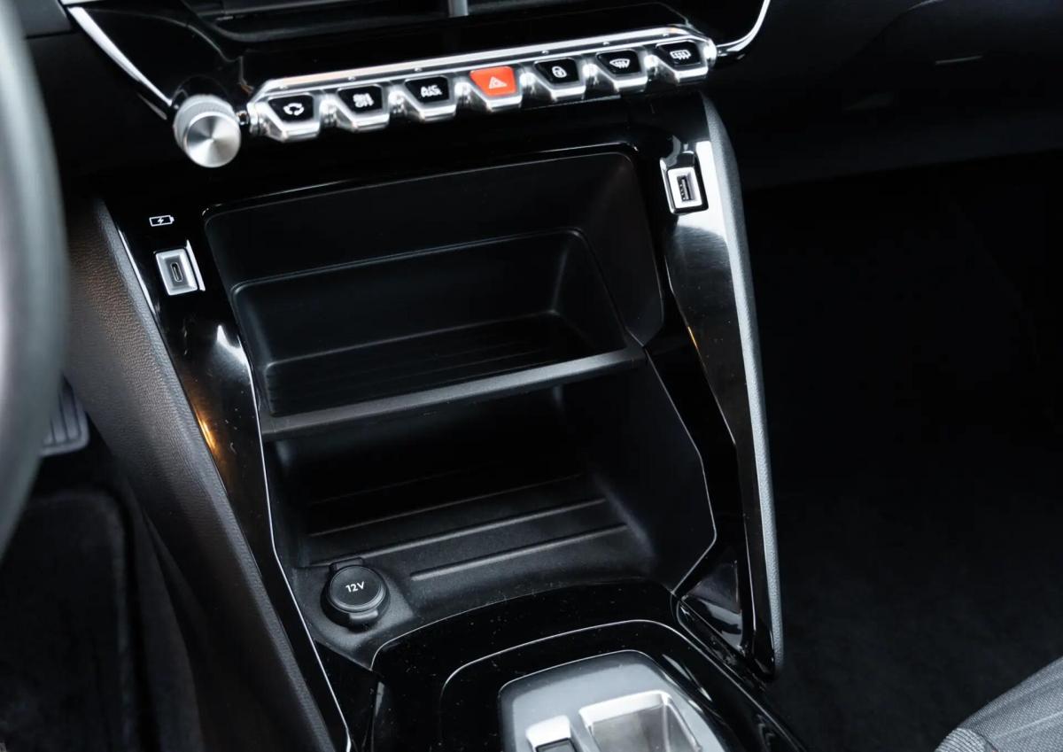 peugeot-e-208-2022-eletrico-0cc