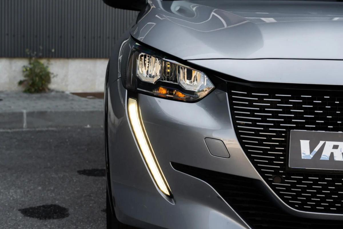 peugeot-e-208-2022-eletrico-0cc