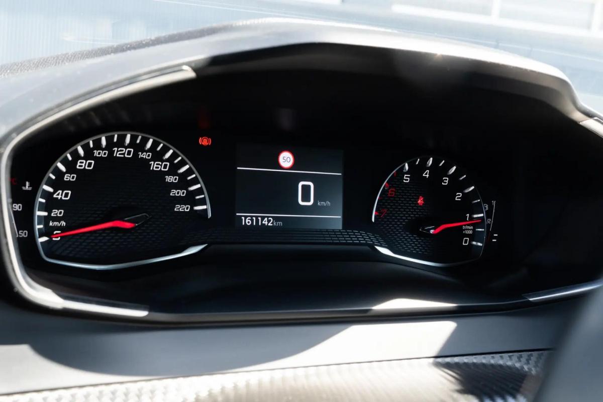 peugeot-208-2020-diesel-1499cc