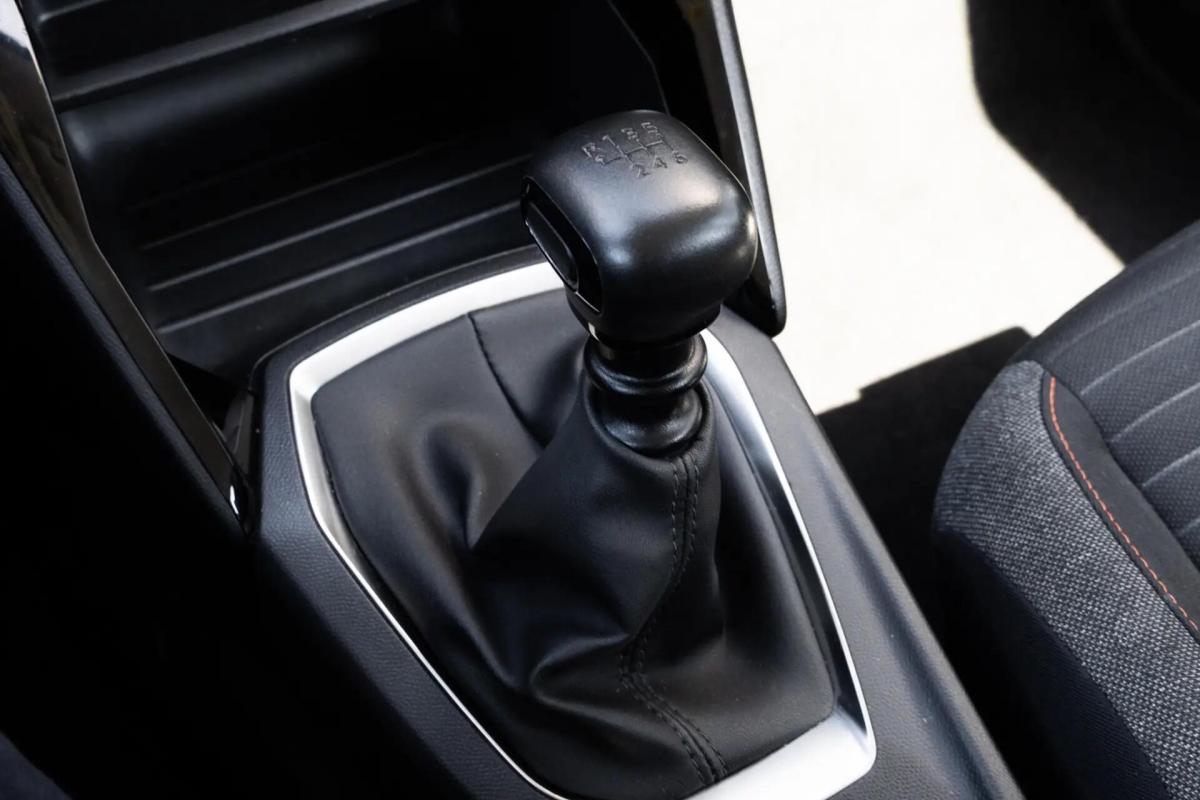 peugeot-208-2020-diesel-1499cc
