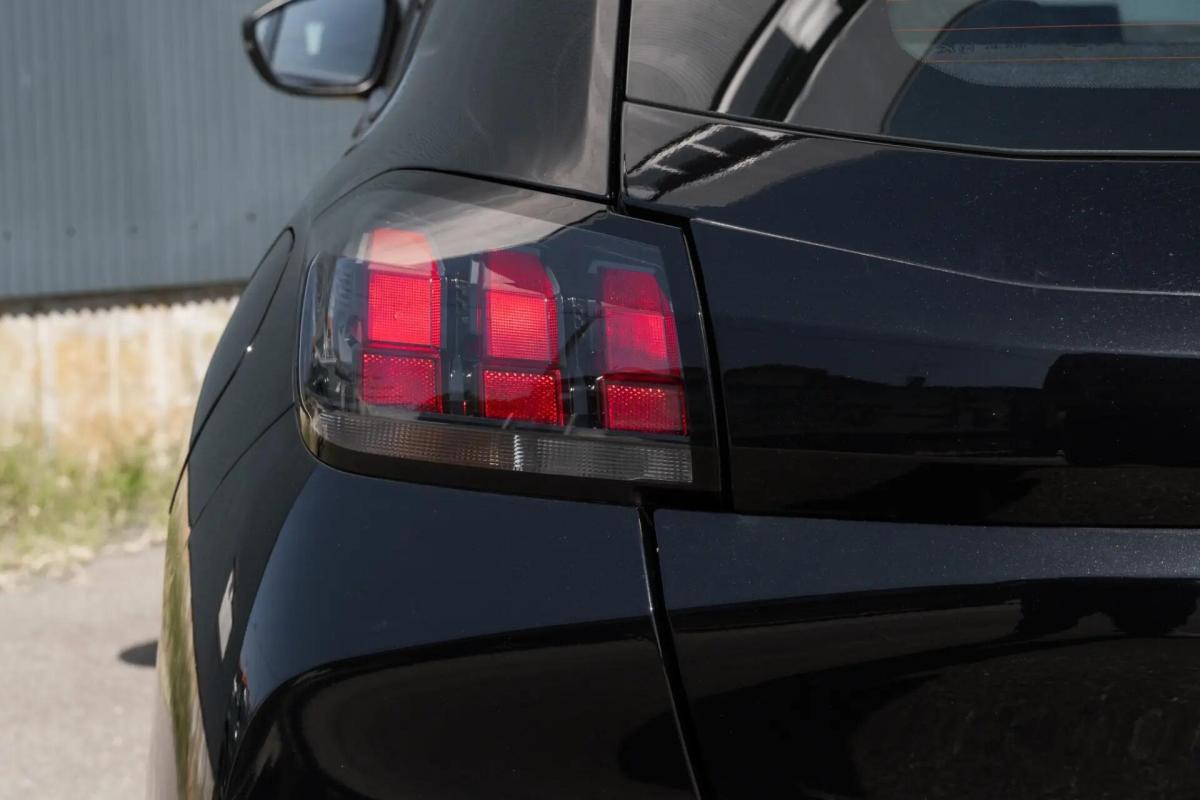peugeot-208-2020-diesel-1499cc