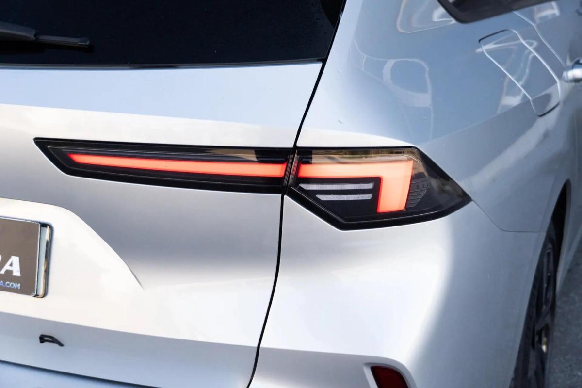 opel-astra-sport-tourer-2023-gasolina-1199cc