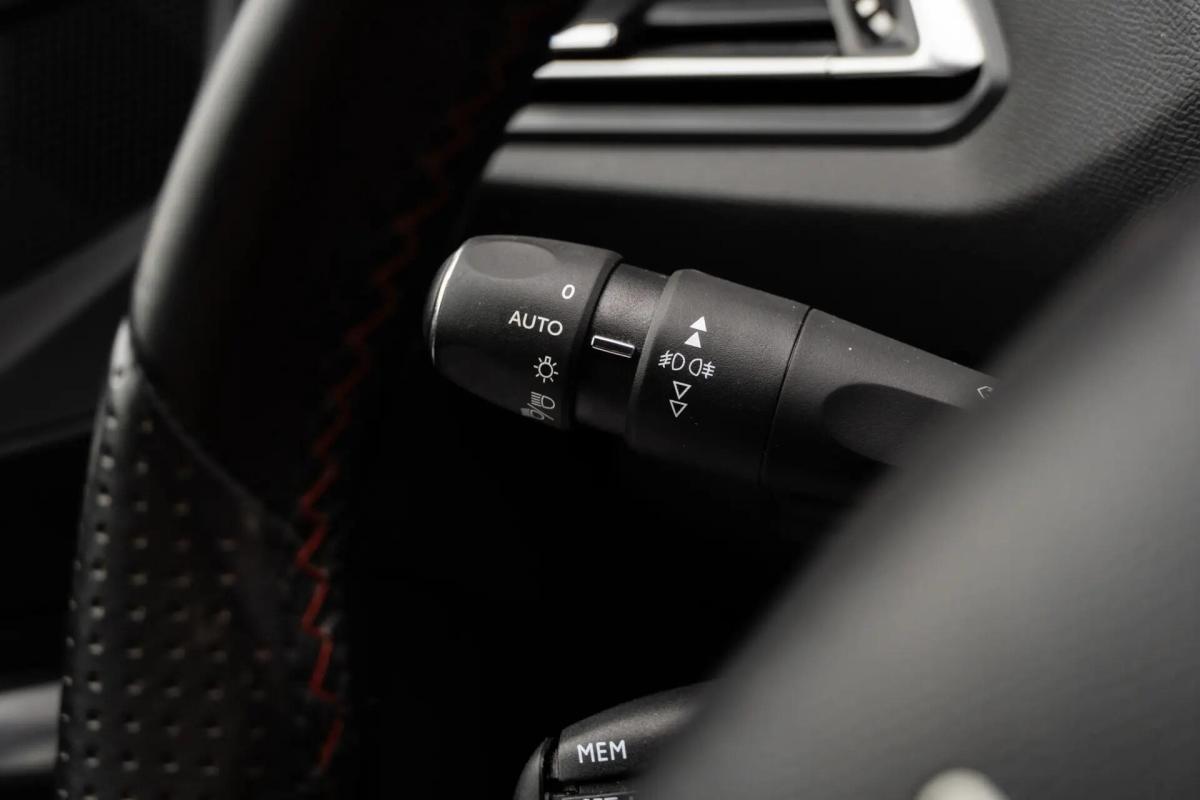 peugeot-308-2019-diesel-1499cc