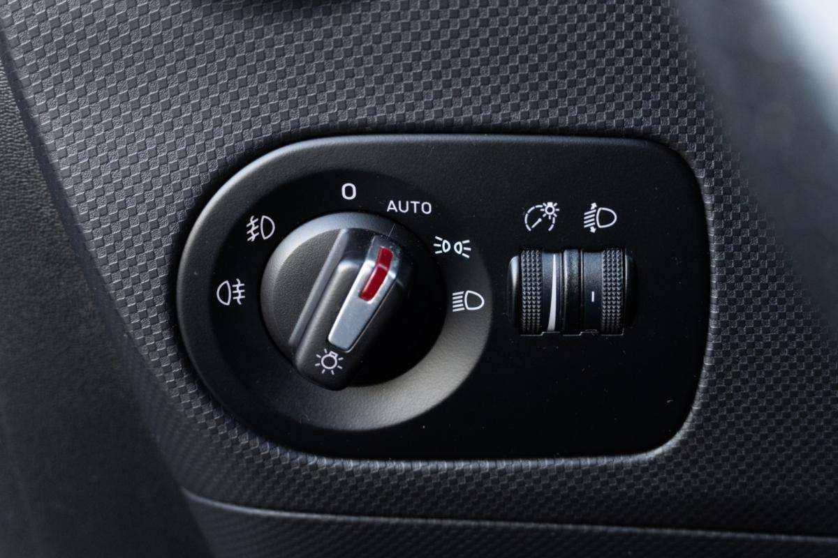 seat-leon-2012-diesel-1968cc