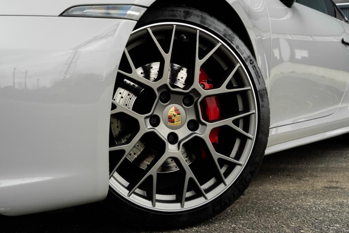 porsche-992-2021-gasolina-2981cc