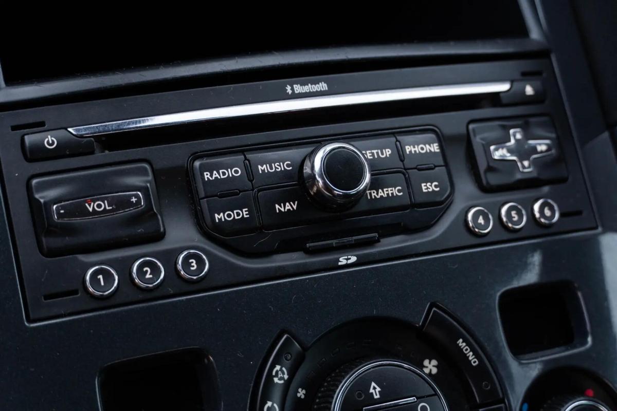 peugeot-3008-2012-diesel-1560cc