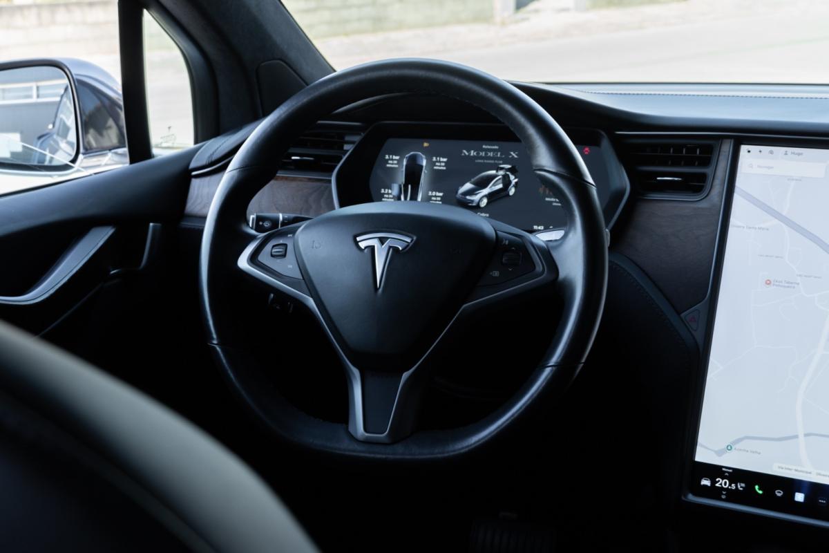 tesla-model-x-2020-eletrico-0cc