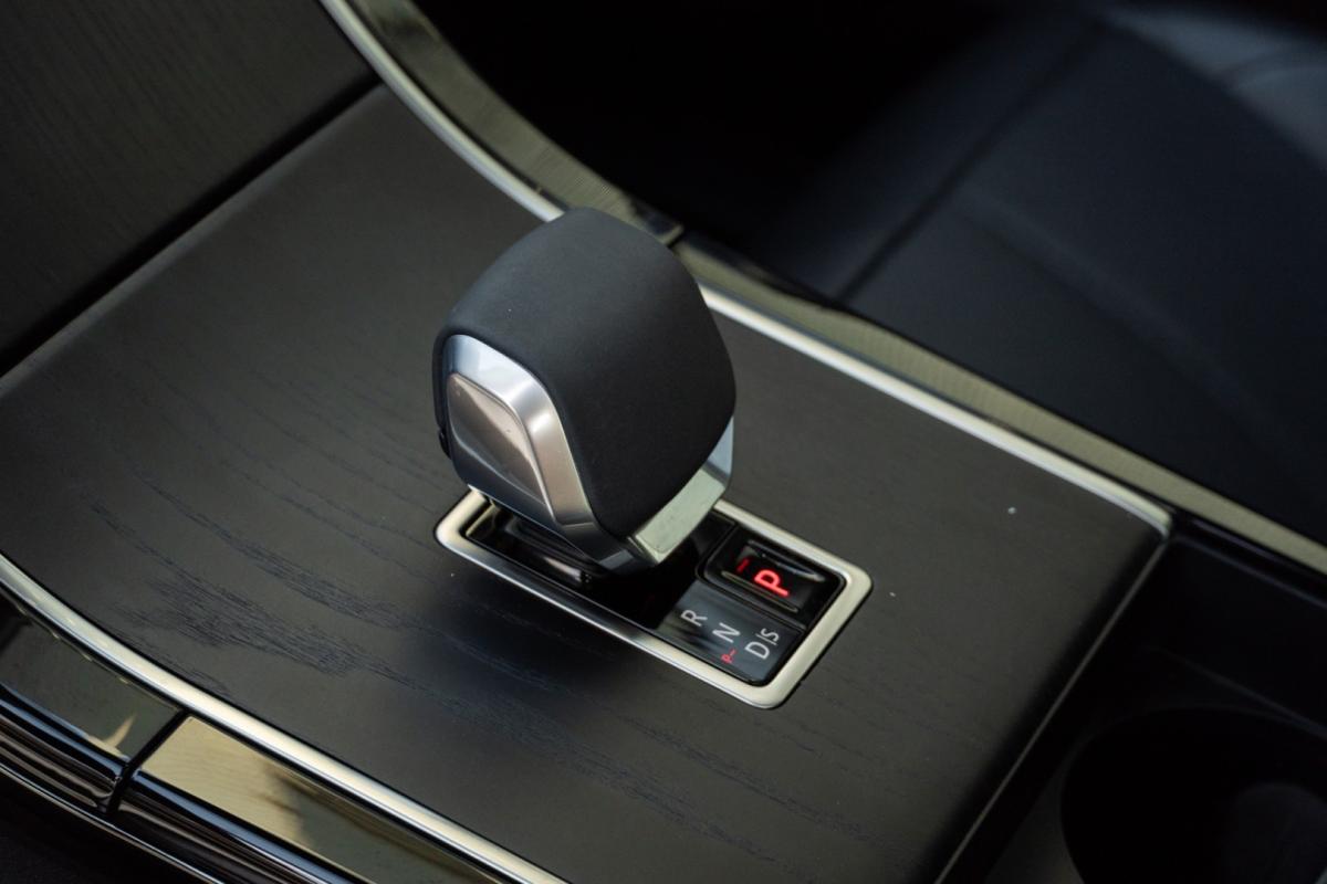 land-rover-range-rover-velar-2023-hibrido-1997cc