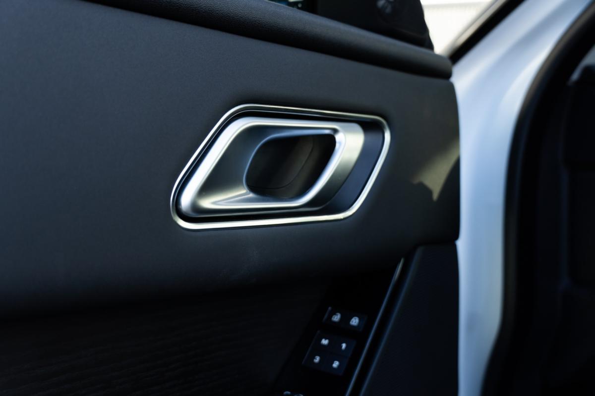 land-rover-range-rover-velar-2023-hibrido-1997cc