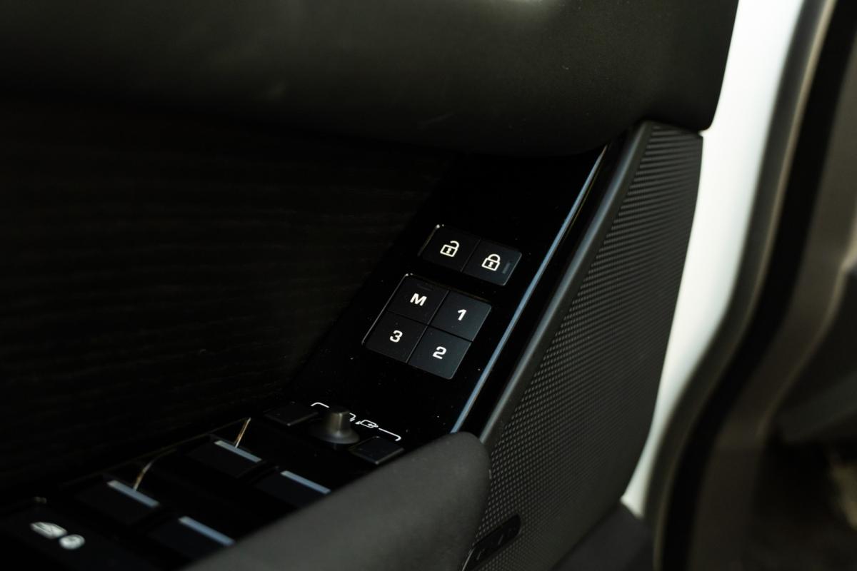 land-rover-range-rover-velar-2023-hibrido-1997cc