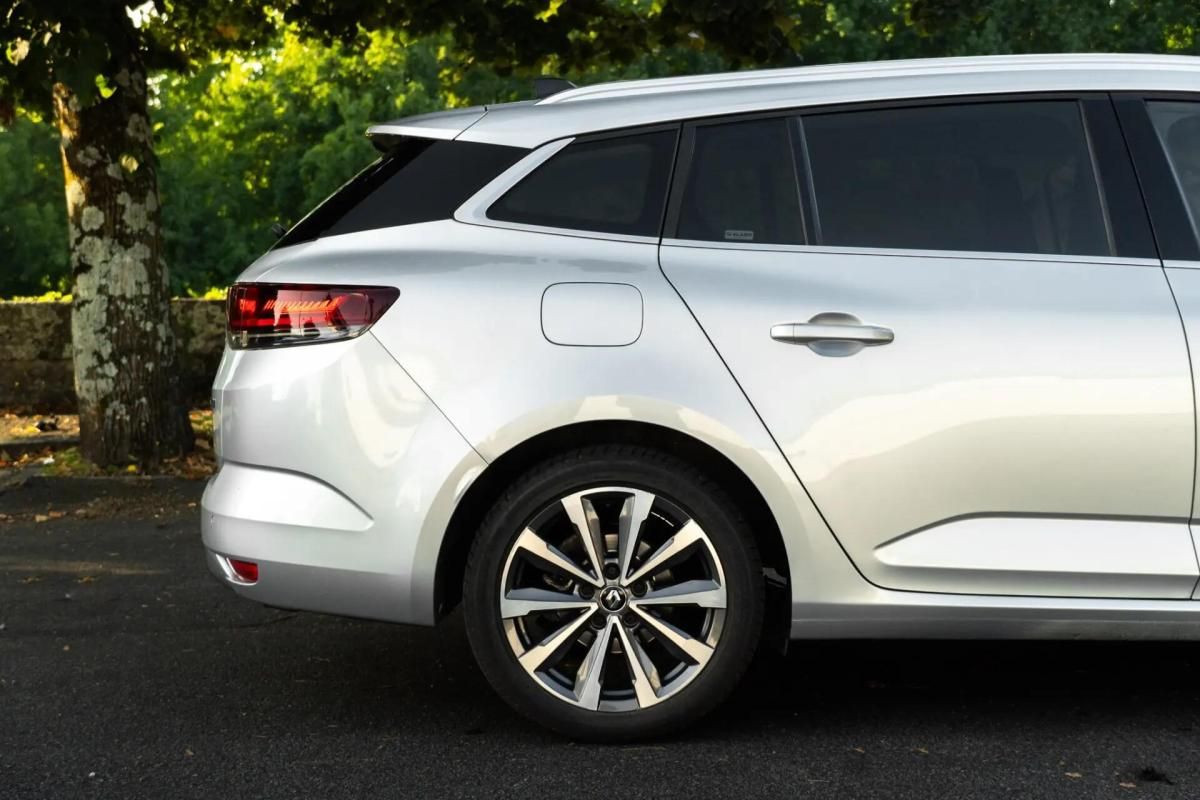 renault-megane-sport-tourer-2022-diesel-1461cc