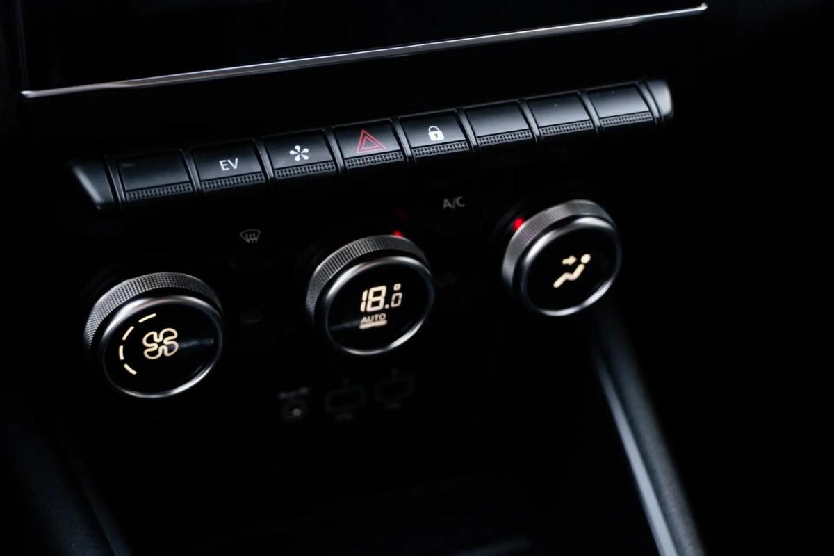 renault-captur-2021-hibrido-a-gasolina-1598cc