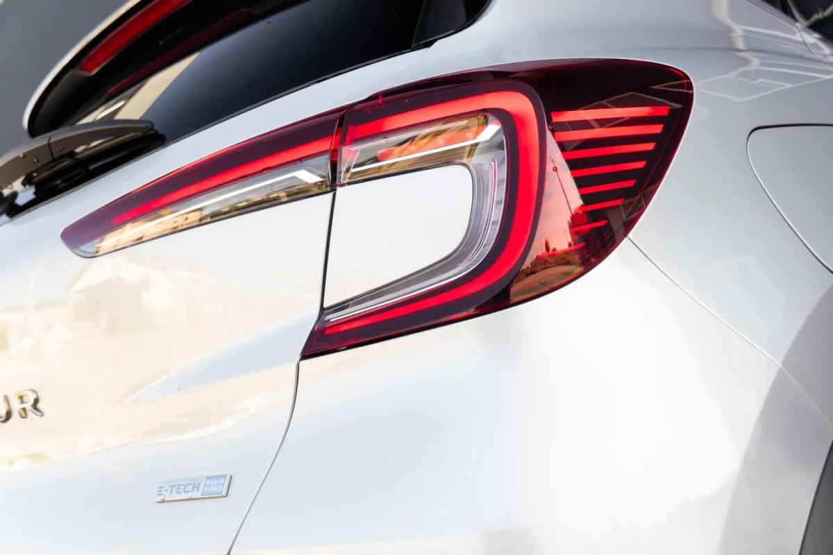 renault-captur-2021-hibrido-a-gasolina-1598cc