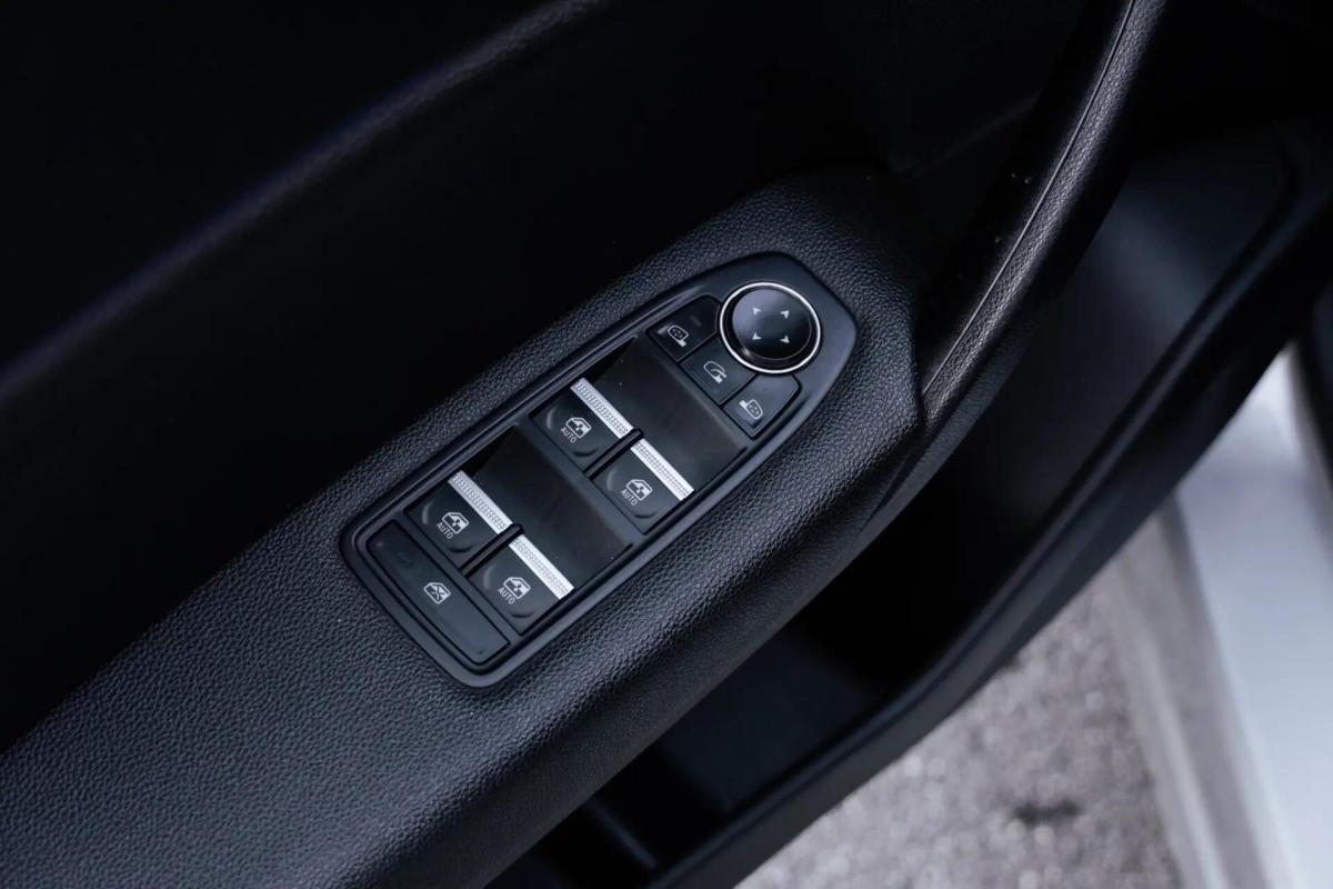 renault-captur-2021-hibrido-a-gasolina-1598cc