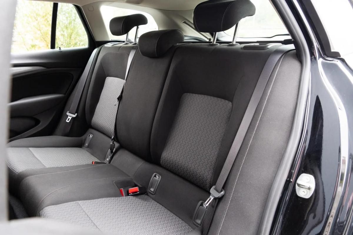 opel-insignia-sports-tourer-2019-diesel-1598cc