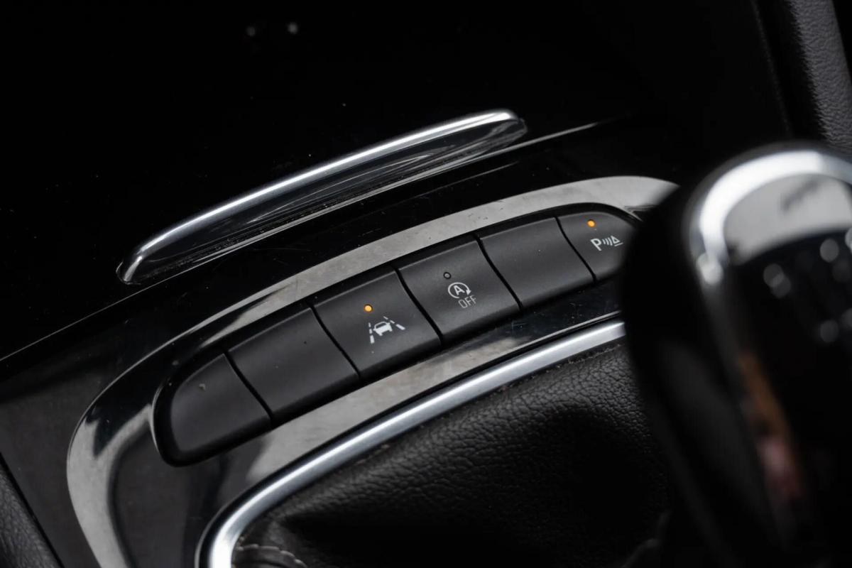 opel-insignia-sports-tourer-2019-diesel-1598cc