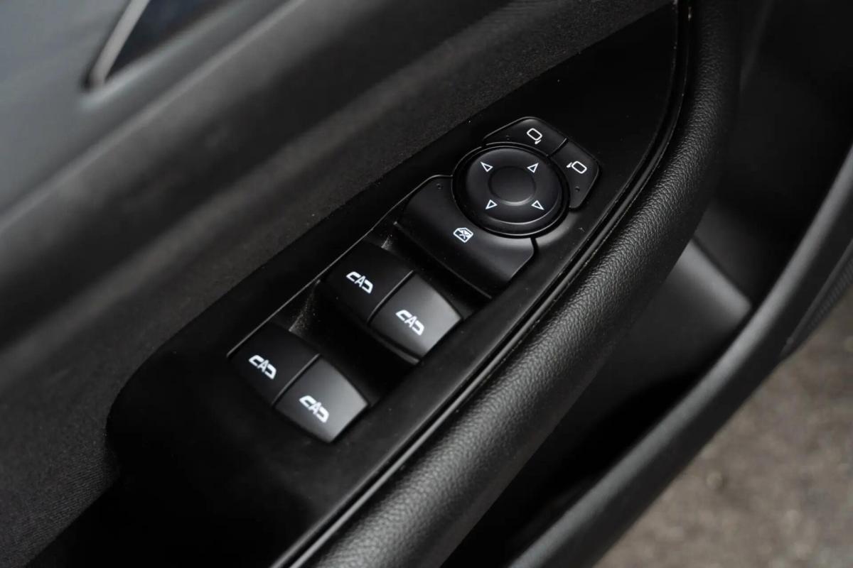 opel-insignia-sports-tourer-2019-diesel-1598cc