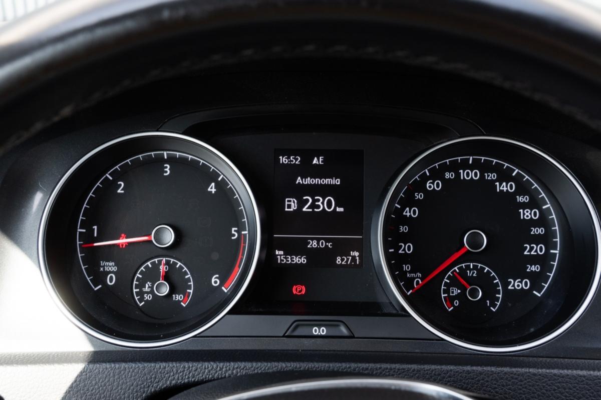 volkswagen-golf-2019-diesel-1598cc
