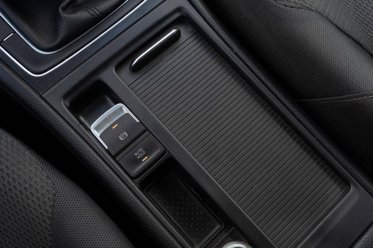 volkswagen-golf-2019-diesel-1598cc