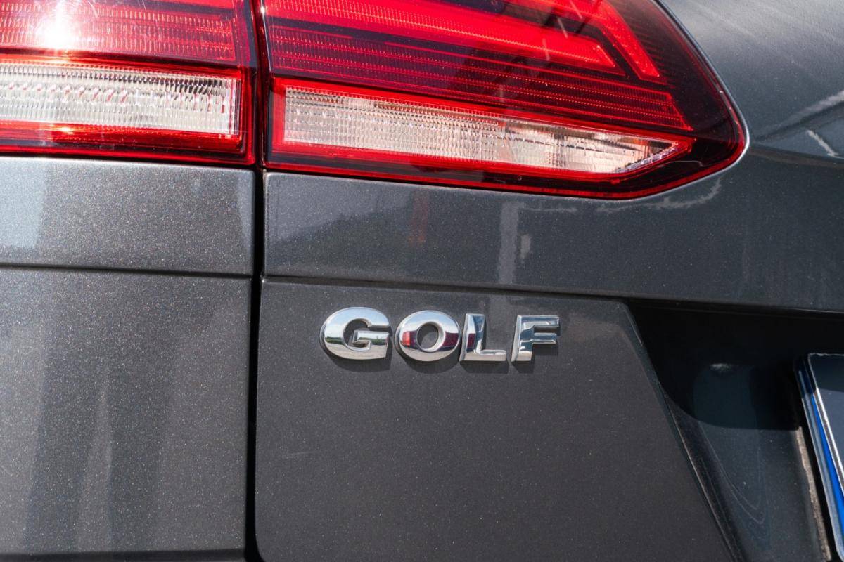volkswagen-golf-2019-diesel-1598cc