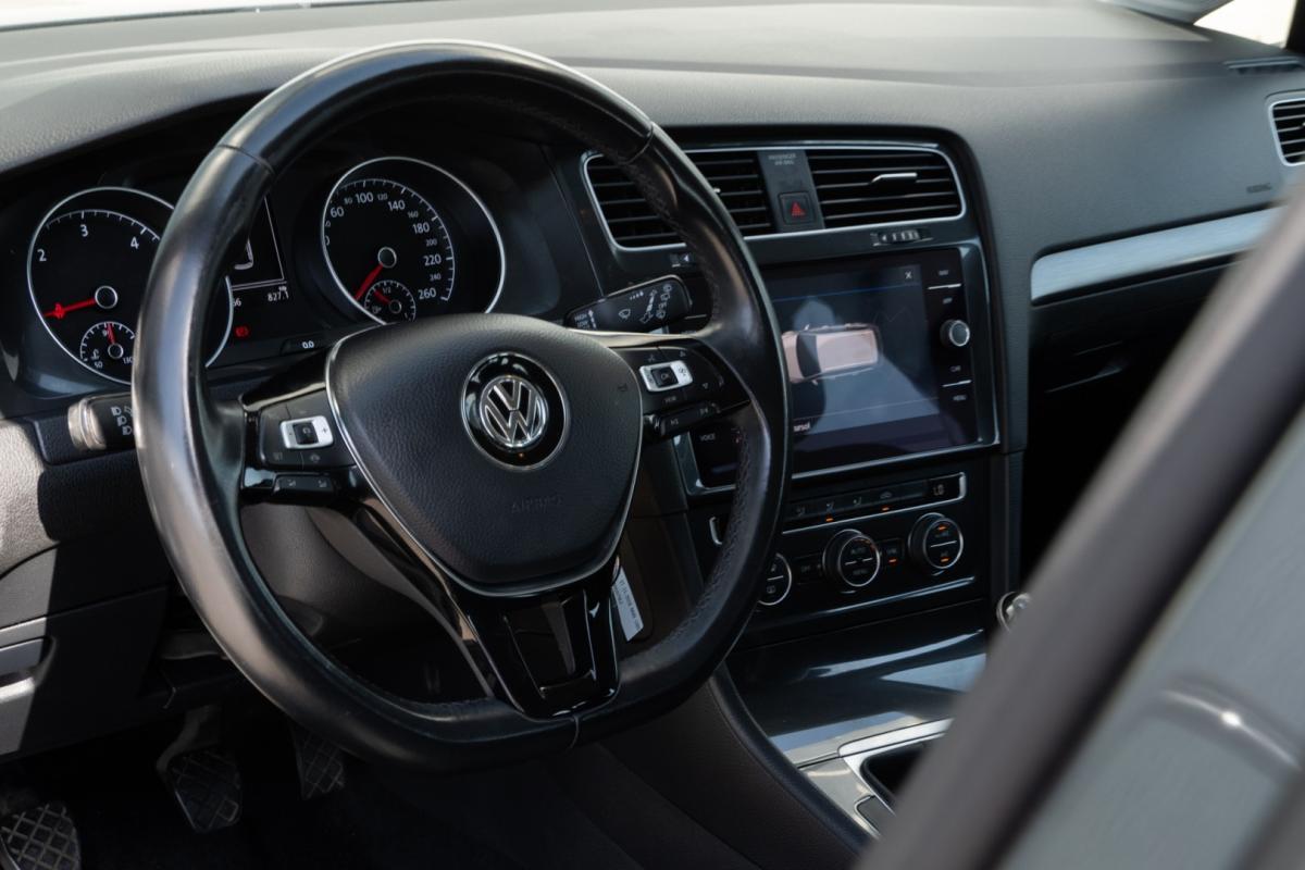 volkswagen-golf-2019-diesel-1598cc