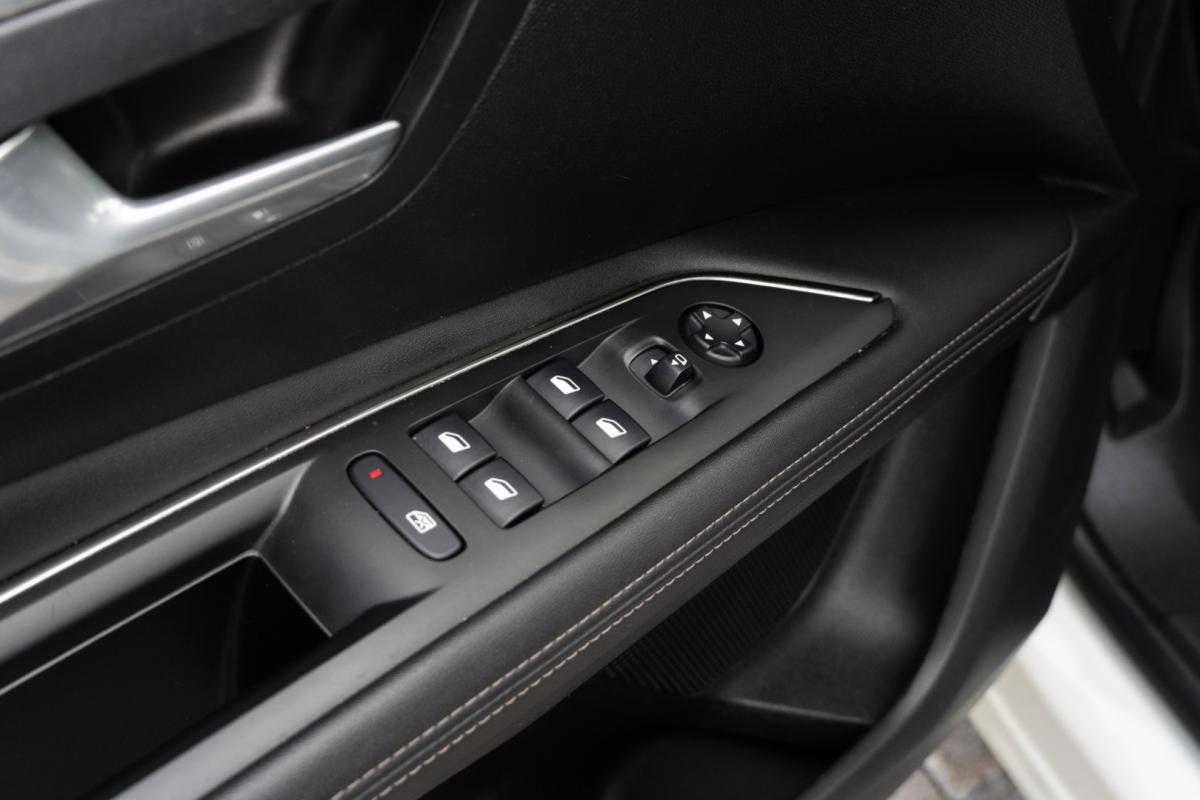 peugeot-3008-2018-gasolina-1199cc