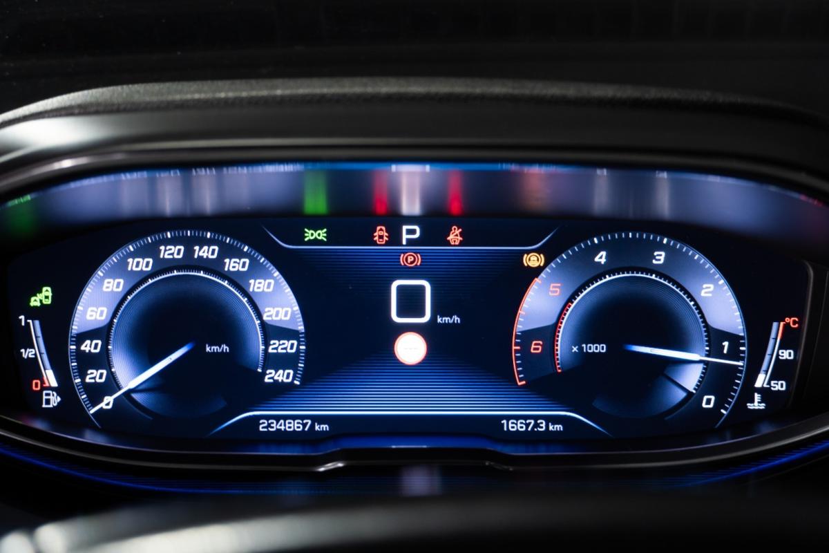peugeot-3008-2019-diesel-1499cc
