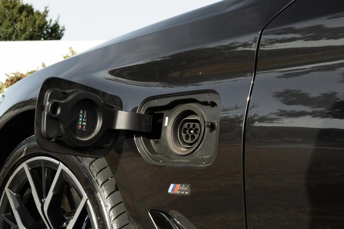 bmw-serie-5-520e-2021-hibrido-a-gasolina-1998cc