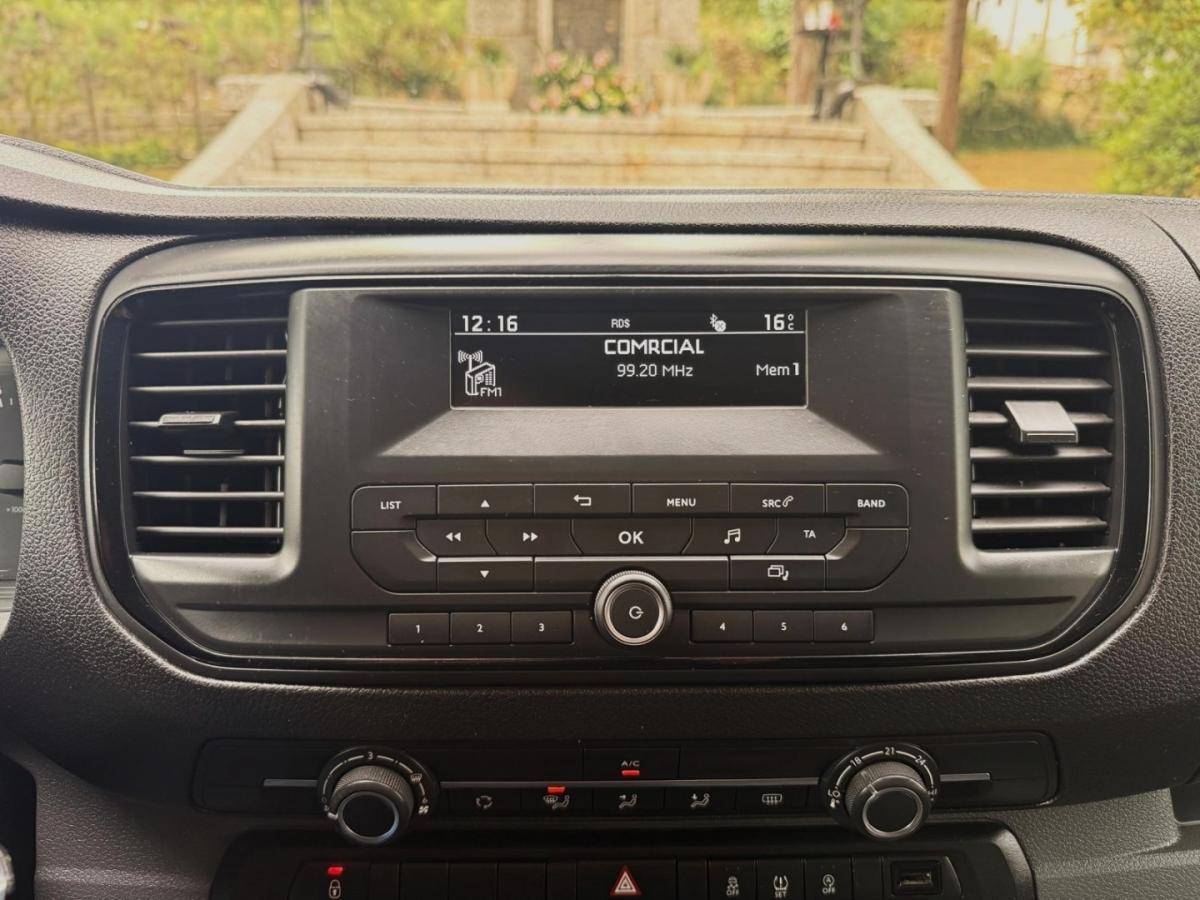 peugeot-traveller-2021-diesel-1499cc