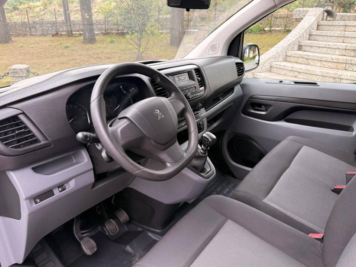 peugeot-traveller-2021-diesel-1499cc