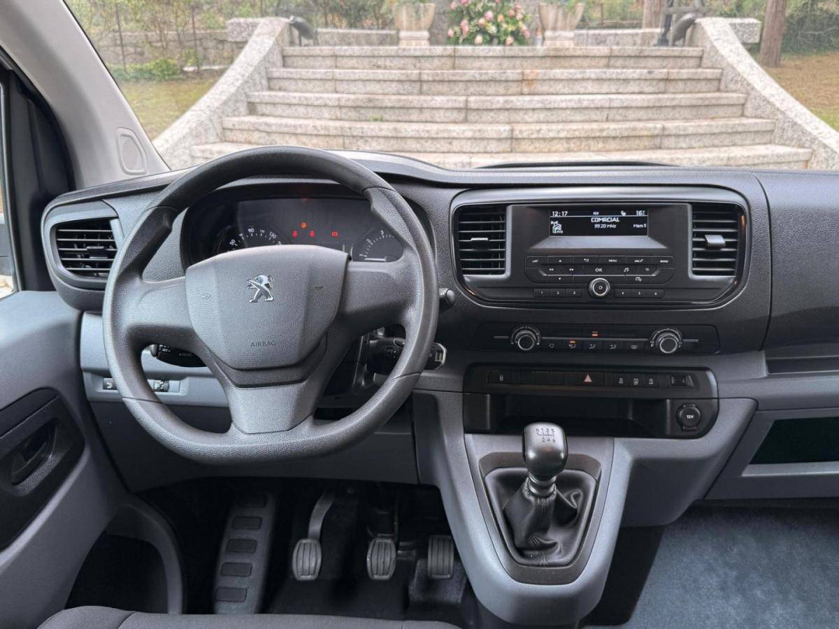 peugeot-traveller-2021-diesel-1499cc