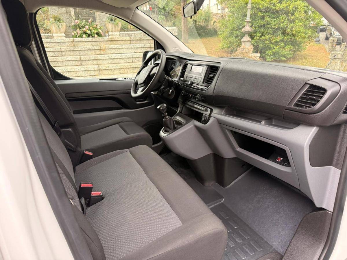 peugeot-traveller-2021-diesel-1499cc