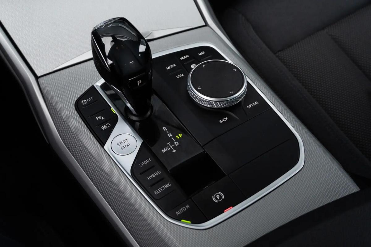 bmw-serie-3-330e-sedan-2019-hibrido-a-gasolina-1998cc