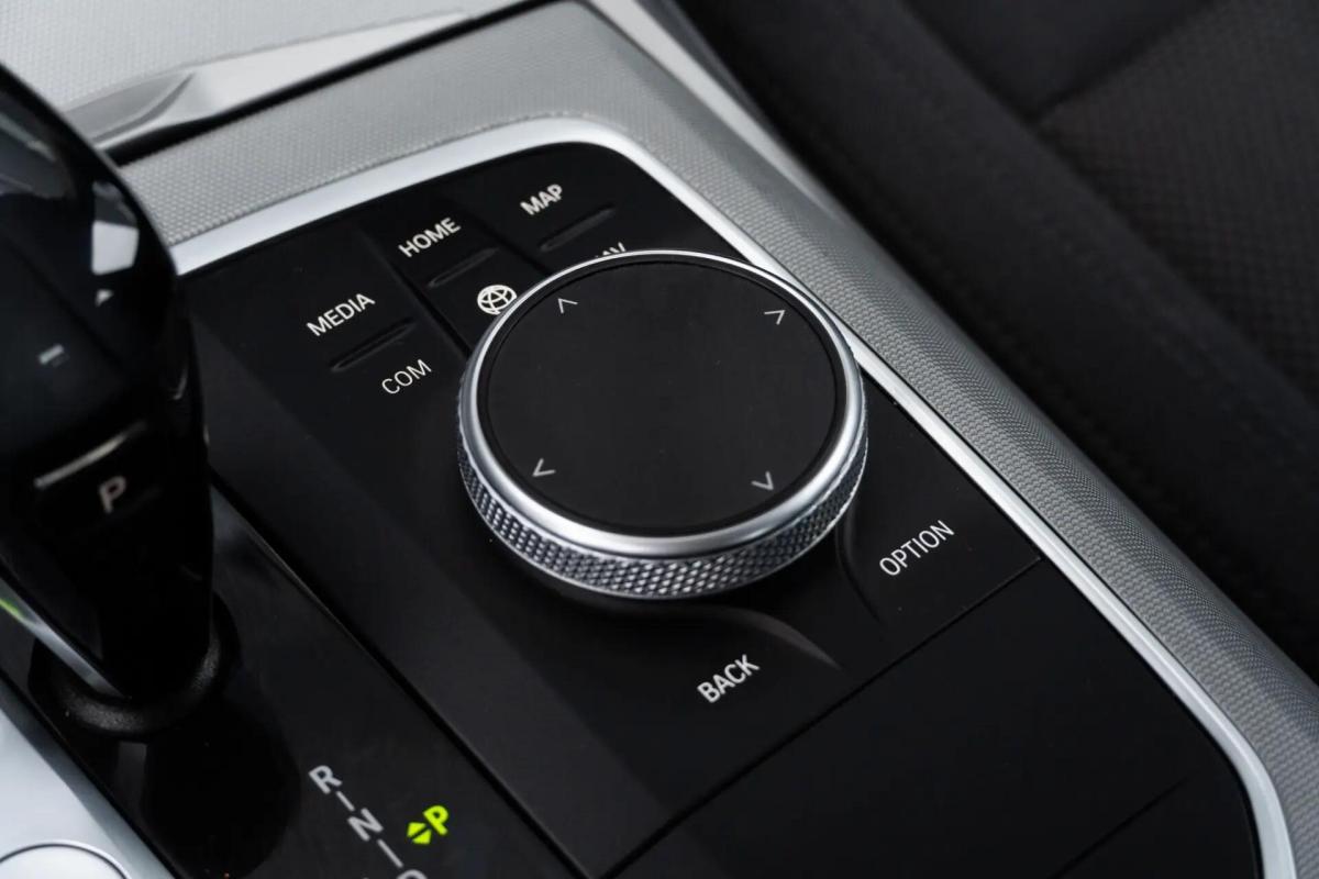 bmw-serie-3-330e-sedan-2019-hibrido-a-gasolina-1998cc