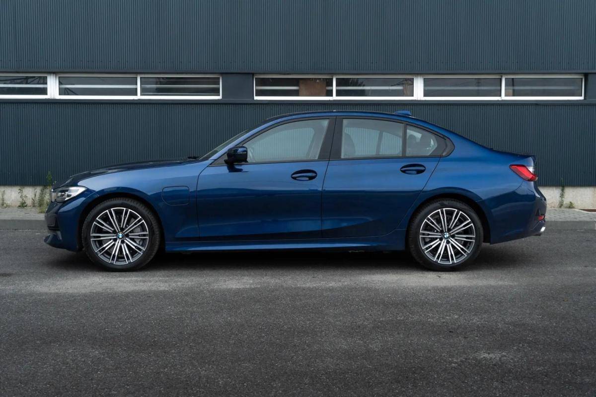 bmw-serie-3-330e-sedan-2019-hibrido-a-gasolina-1998cc