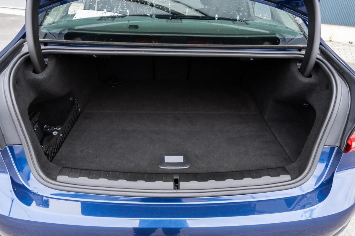 bmw-serie-3-330e-sedan-2019-hibrido-a-gasolina-1998cc