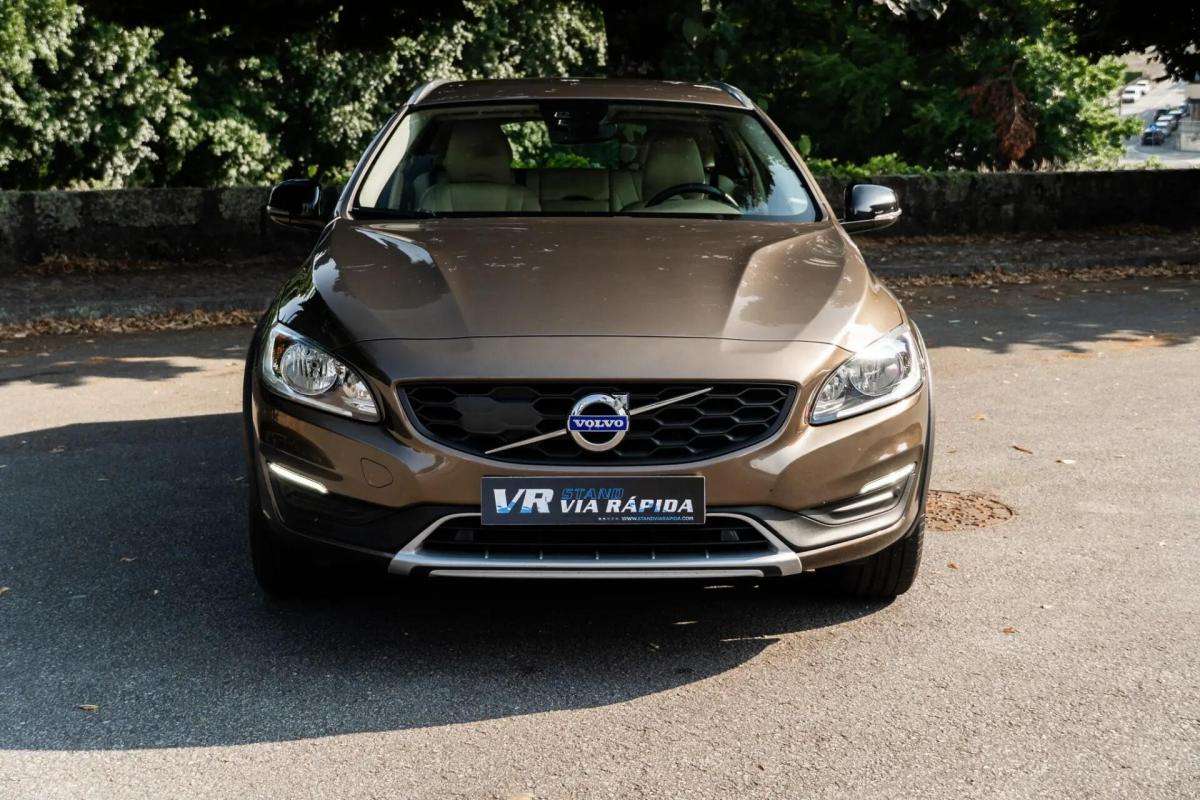 volvo-v60-cross-country-2017-diesel-1969cc