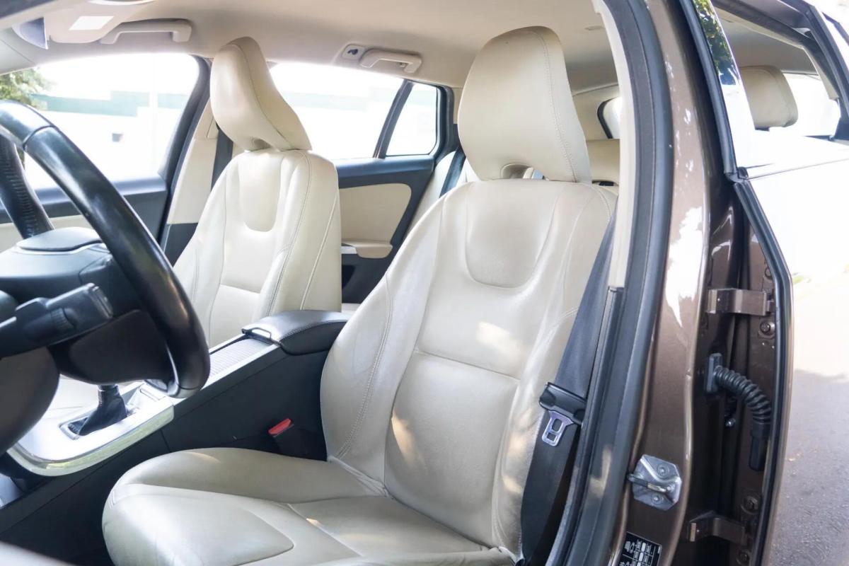 volvo-v60-cross-country-2017-diesel-1969cc