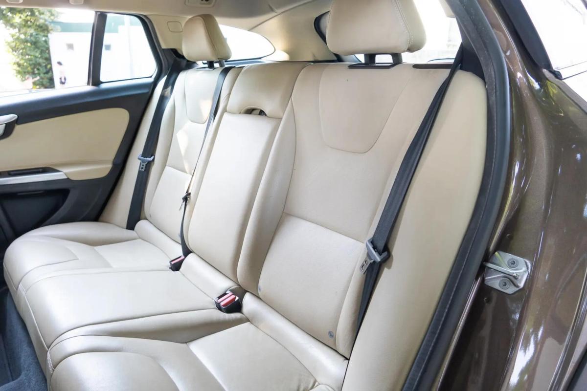 volvo-v60-cross-country-2017-diesel-1969cc